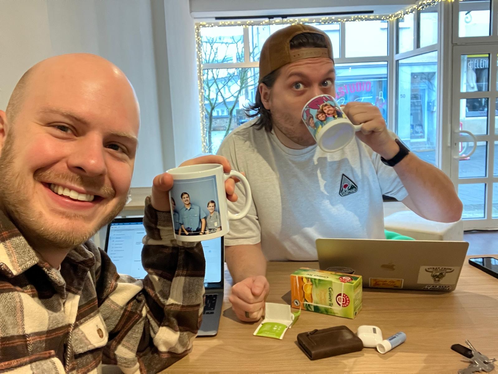 Januar 26: Das erste Mal arbeiten Alex und Simon nicht zu Hause :D
